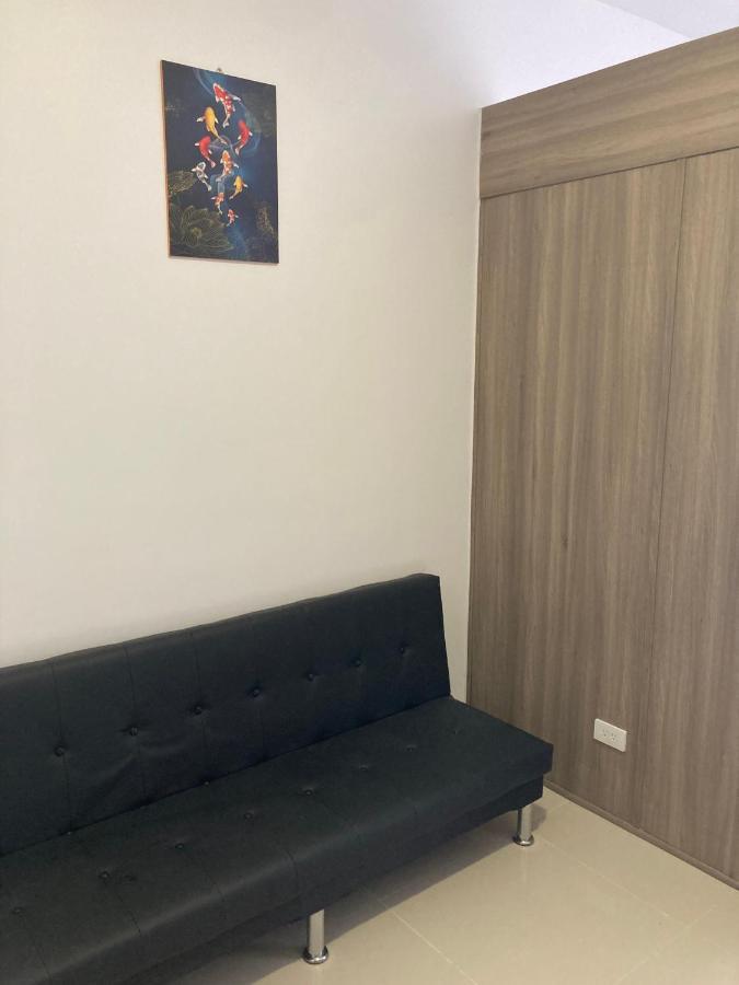 Penthouse Studio At Fame Residence 41St Floor, Shangrila-Megamall Манила Екстериор снимка